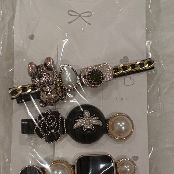 NWT Elegant Gold and Black Hair Clip Set - Picture 2 of 7